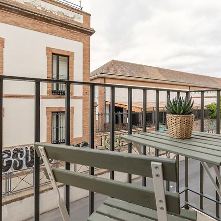 Isg Apartments Becquer Free Parking Inside The Building Seville Exterior photo