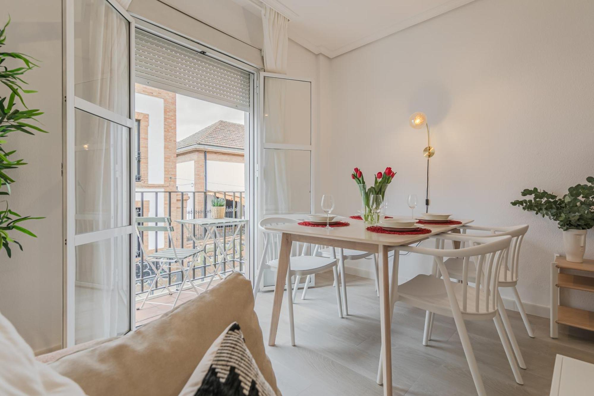 Isg Apartments Becquer Free Parking Inside The Building Seville Exterior photo